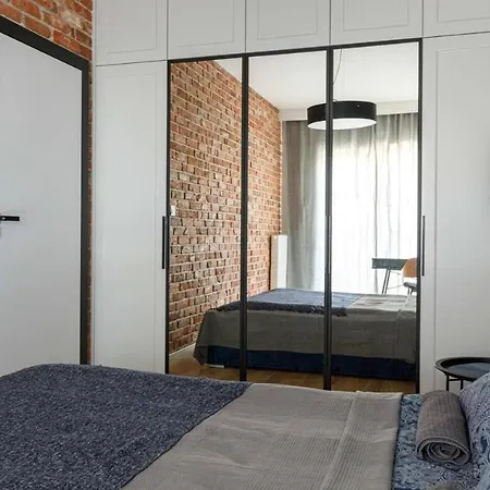 Chic - Cozy And Stylish - Center - Jp19 * ヴロツワフ