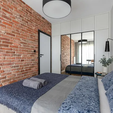 Chic - Cozy And Stylish - Center - Jp19 * Wroclaw