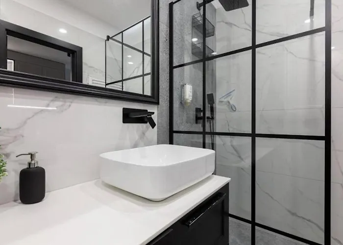 Chic - Cozy And Stylish - Center - Jp19 * 브로츠와프